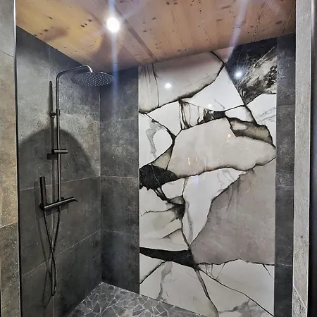 Chalet De Standing A Avec Jacuzzi Sb2 シャレー